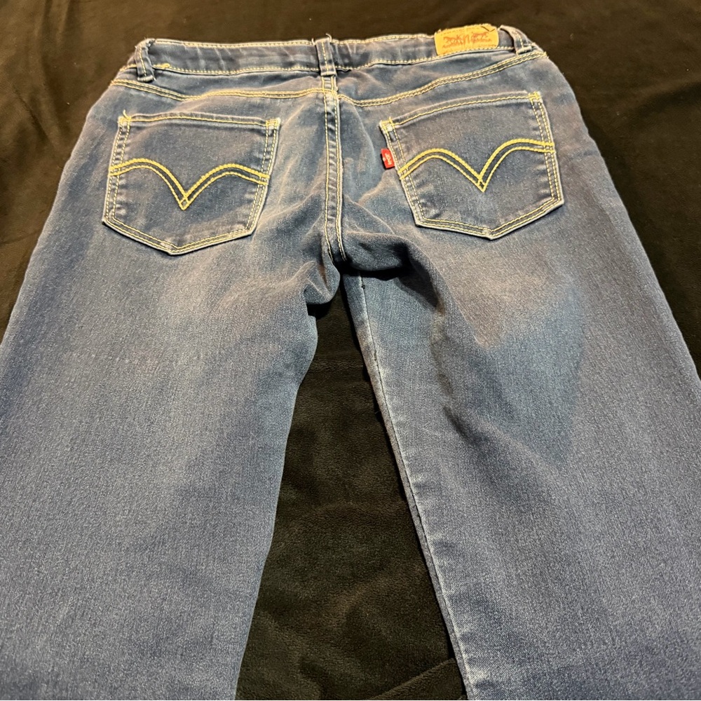 Levi’s 14R Girls Super Cute Jeans Measurements are in pictures Great Condition 🔥 - Picture 3 of 11